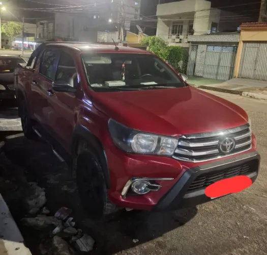 Vendo uma hilux ano 18