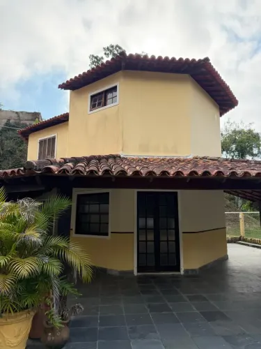 Imóvel para aluguel e venda possui 130 metros quadrados com 3 quartos em Badu - Niterói -