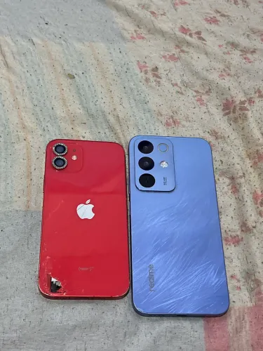 Vendo 2 celulares 1 realme c85 256gb outro iPhone 12
