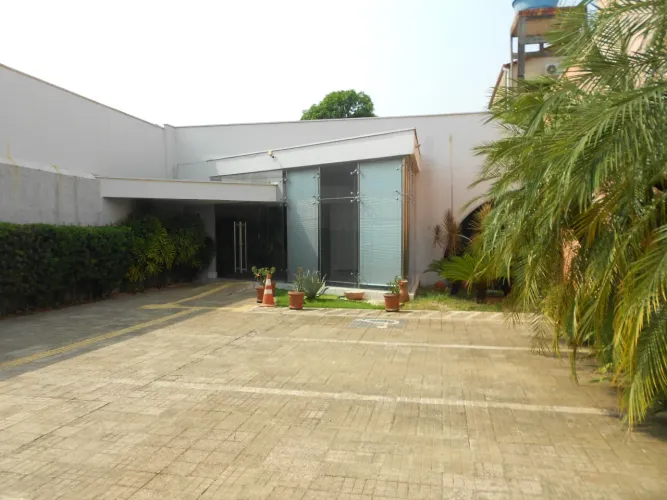 EXCELENTE PRÉDIO COMERCIAL NO CENTRO, PARA INVESTIMENTO.