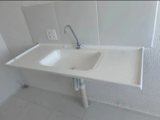 Pia de cozinha com torneira nunca usado