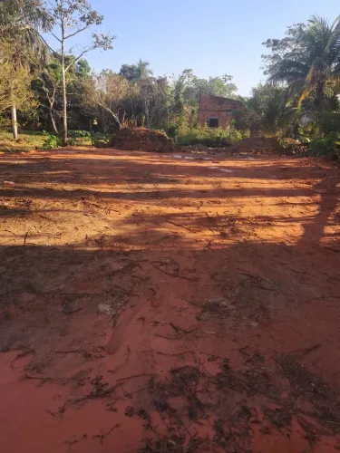 Vende-se terreno medindo 12 por 20 entre em contato *