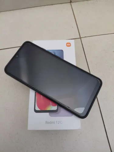 Vende-se xiaomi redmi 12c 128gigas 4gigas de ram
