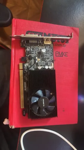 Placa de vídeo GT 1030 2gb ddr 4 Usada sem caixa