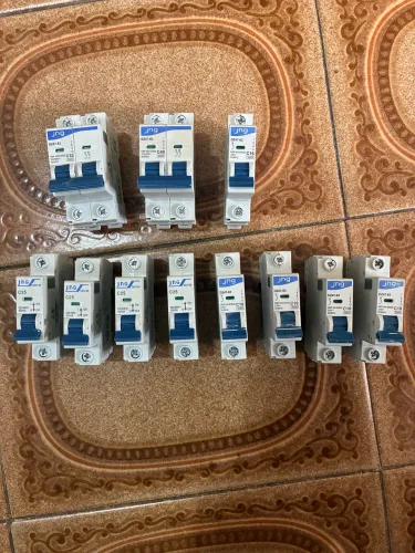 Kit 11 Disjuntores JNG Novos DIN Monopolar e Bipolar C10/C25/C32/C40