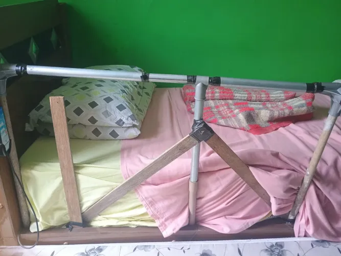 Cama massageadora e mais uma bicama