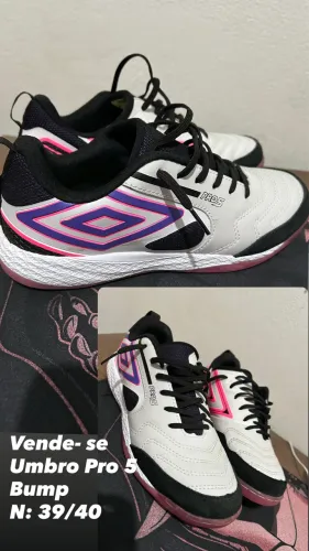 Tênis de futsal 