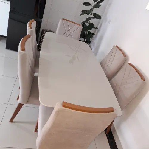 Mesa retangular com 6 cadeiras