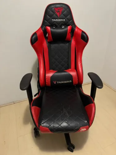 Cadeira Gamer Profissional TGC12 Preta/Vermelha THUNDERX3