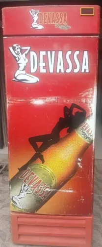 Cervejeira Tampa Cega 570Lt Hussmann motor zerado