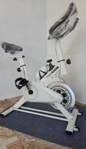Bicicleta ergométrica nova