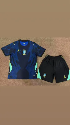 Conjunto e camisa da seleção brasileira 