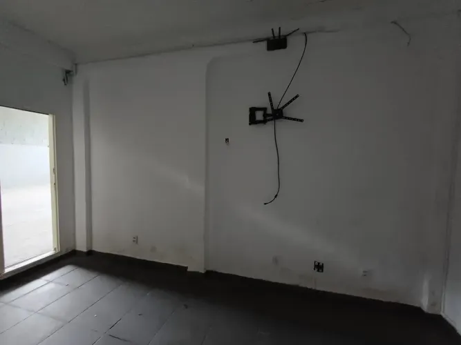 ALUGO GALPÃO COM 450 M2 NO ADRIANÓPOLIS