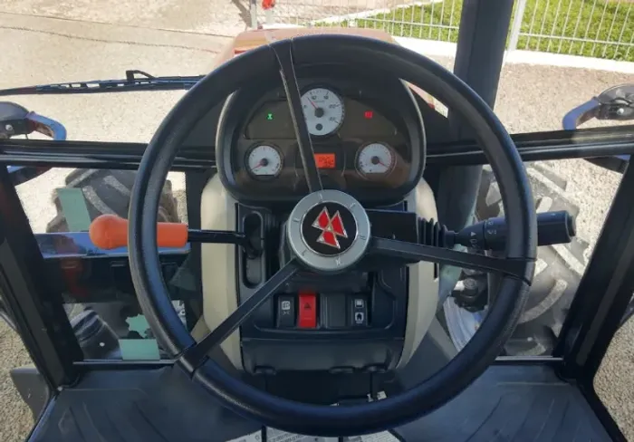 Trator Massey Ferguson  4707 2017. 