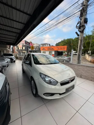 Fiat Grand Siena Essence 1.6 Flex 16V 2014