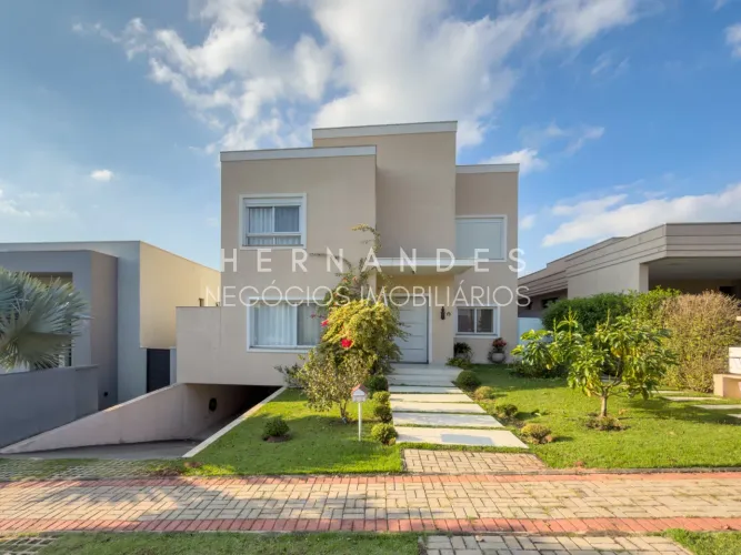 Casa à venda no Condomínio Itahye | 3 suítes, 369 m², área gourmet e lazer completo
