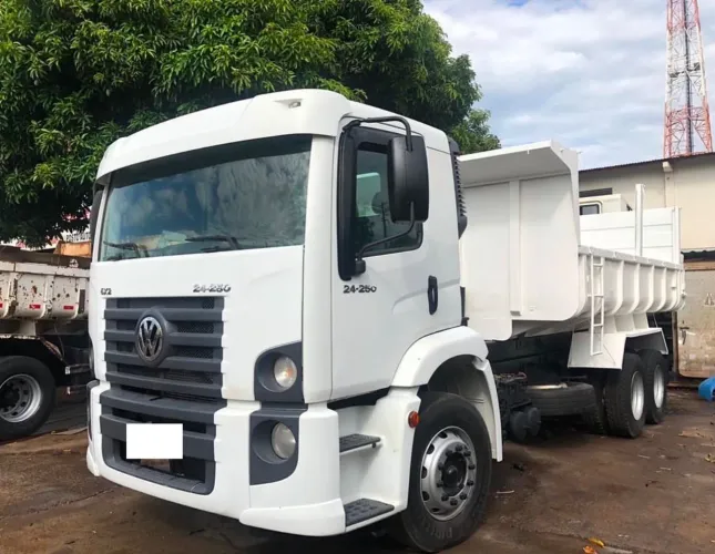 VW 24-250 CAÇAMBA ANO 2012