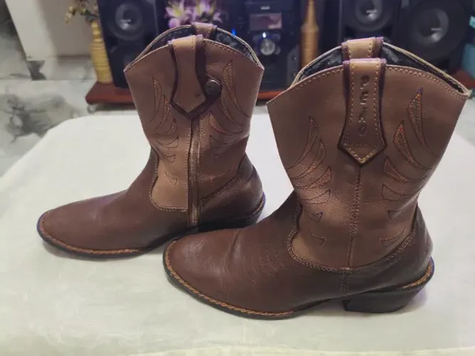 Bota Texana Unissex em Couro - TAM. 36