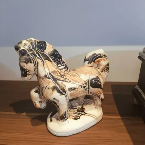 Escultura antiguidade cavalo em cerâmica vitrificada anos 70