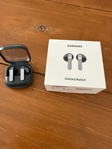 Fone de ouvido in-ear sem fio Samsung galaxy Galaxy Buds4 SM-R540N preto