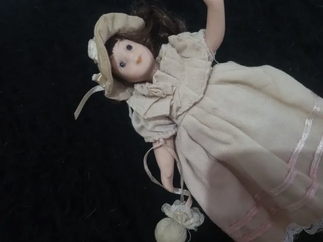 Boneca Porcelana Coleção (18 cms) Envio pela Olx