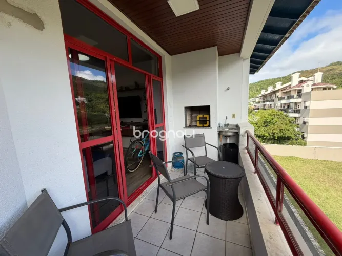 Apartamento a 100 metros da Praia Brava  Florianópolis/SC