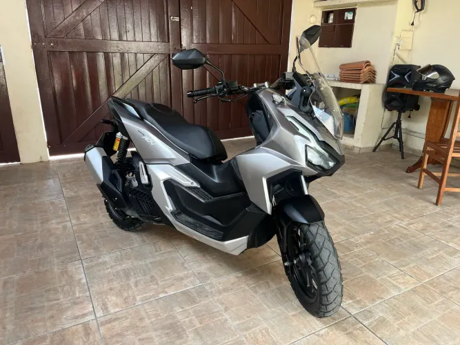 HONDA ADV 160 (APENAS 6.800KM)