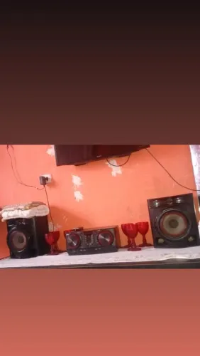 Som LG pegando perfeitamente sem nenhum defeito pra vender rápido cuida pra vim buscar