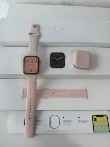 APPLE WATCH SÉRIE 5 rosa 44mm