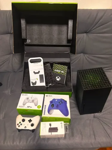 Xbox Series X 1TB SSD + Caixa + Acessórios