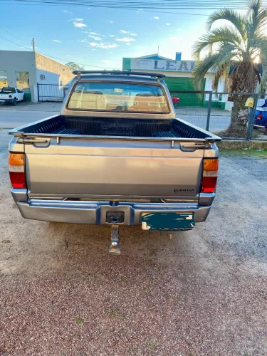 Mitsubishi L200 GLS 2.5 4X4 CD Diesel 2000