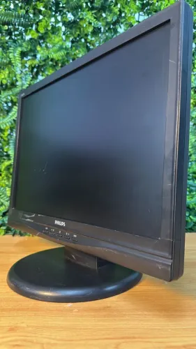 Monitor Philips   Modelo: 170CW8FBJ/78 17? polegadas 