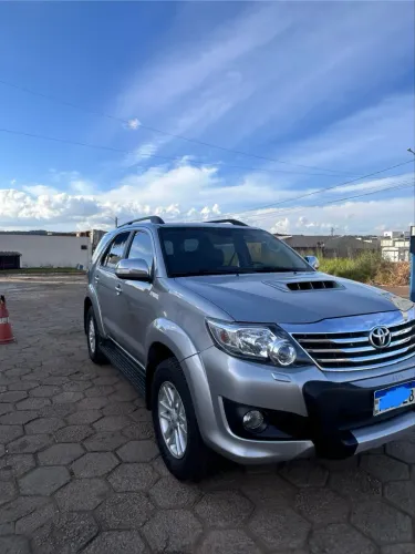 Toyota Hilux SW4 SRV D4-d 4X4 3.0 TDI Dies. AUT 2015