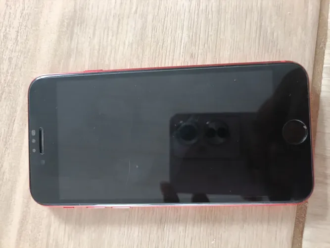 Vendo celular Iphone SE 850 reais a vista, podemos chegar a um acordo.