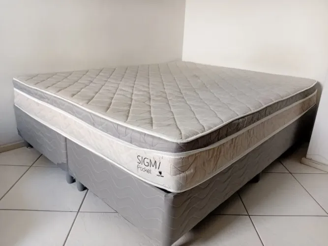Cama Box King Size com colchão Sigma Pocket - Ótimo estado 