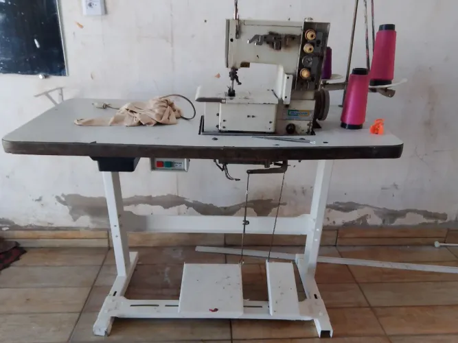 Maquina de costura galoneira bracop