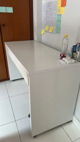 Escrivaninha na promoção 