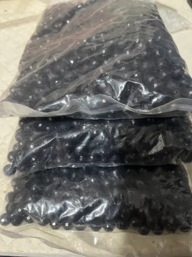 Pedraria cristal (acrílico) preto, 3 pacotes com 500 gr