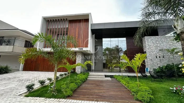 CASA MOBILIADA DE ALTO PADRÃO COM 4 SUÍTES A VENDA POR R$ 7.000.000,00 NO CONDOMÍNIO CARPE