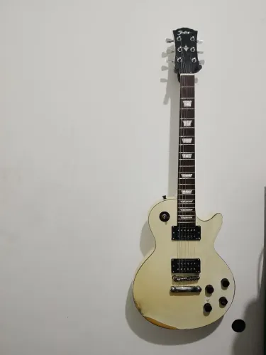 Les Paul shelter