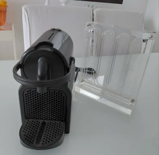 Cafeteira nespresso e porta cápsulas nespresso original