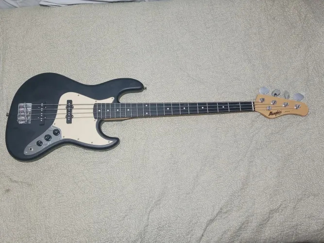 Contrabaixo Memphis Tagima MB-50