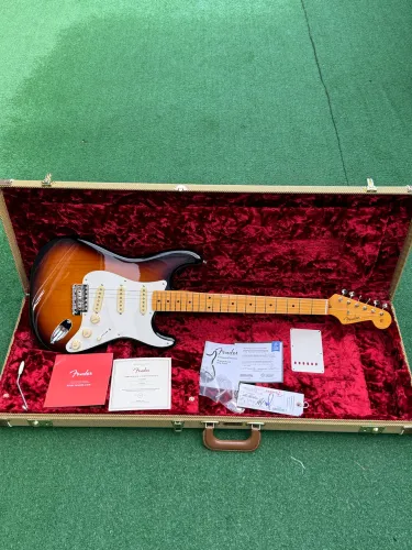 Guitarra Fender American Vintage II 1957 Stratocaster 2-Color Sunburst 2024