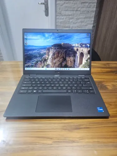 Notebook Dell Latitude i5 8gb SSD 256gb Nvme 11 th gen<br>