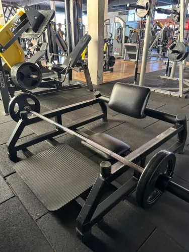 Equipamentos de musculação 