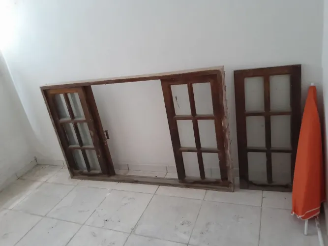 JANELA DE MADEIRA RÚSTICA