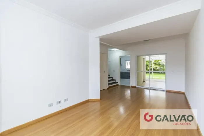 Sobrado para alugar 3 quartos, 101 m² em Uberaba, Curitiba