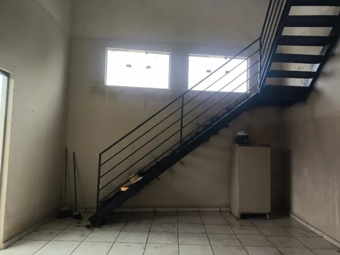 Espaço com 55 m² para Depósito, Estoque ou Escritório - Estrutura Reforçada