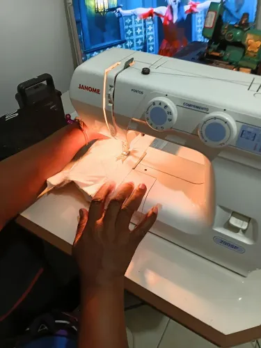 Máquina de costura doméstica