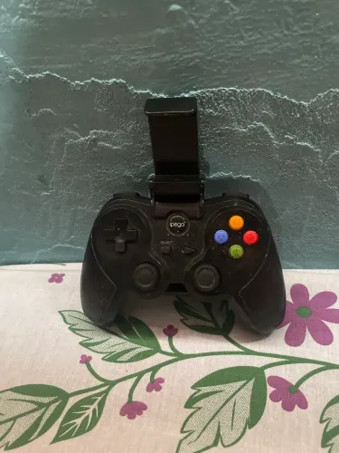 Controle game pad!! Semi novo.